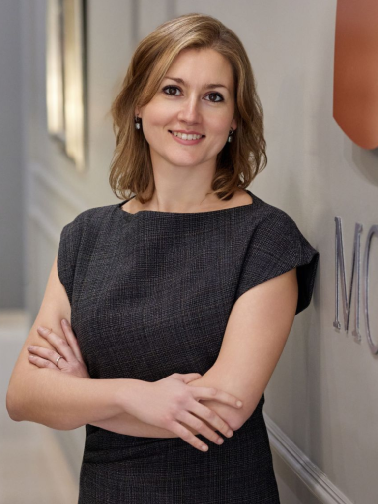 Dra. Mireia Illueca Moreno, neurocirujana especialista en tratamiento del dolor en Monarka Clinic Barcelona